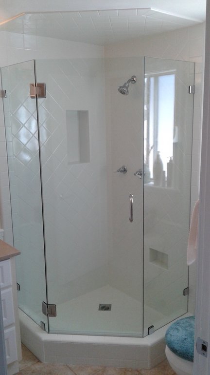 Frameless Glass shower Doors